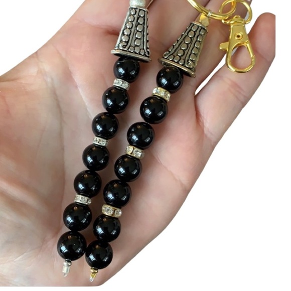Black agate beaded handmade keychain - Picture 2 of 11